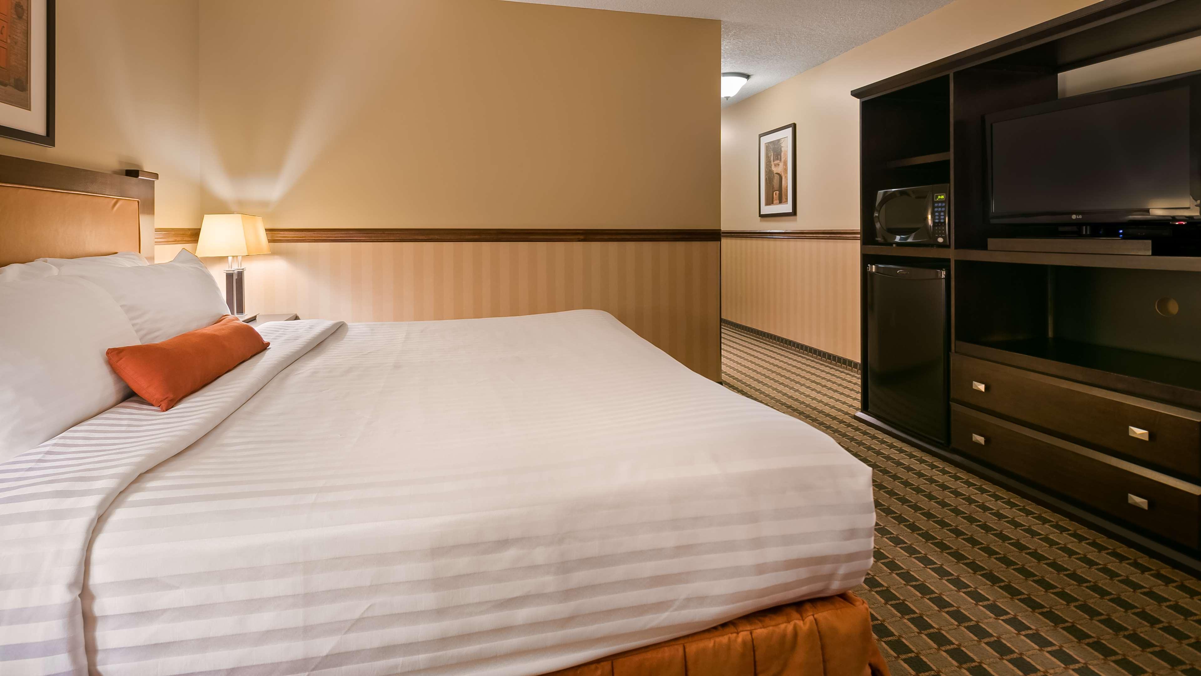 Best Western Diamond Inn Three Hills Exteriör bild