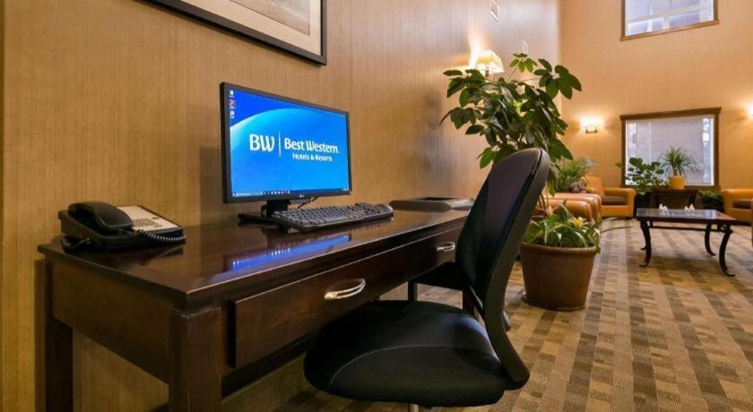 Best Western Diamond Inn Three Hills Exteriör bild